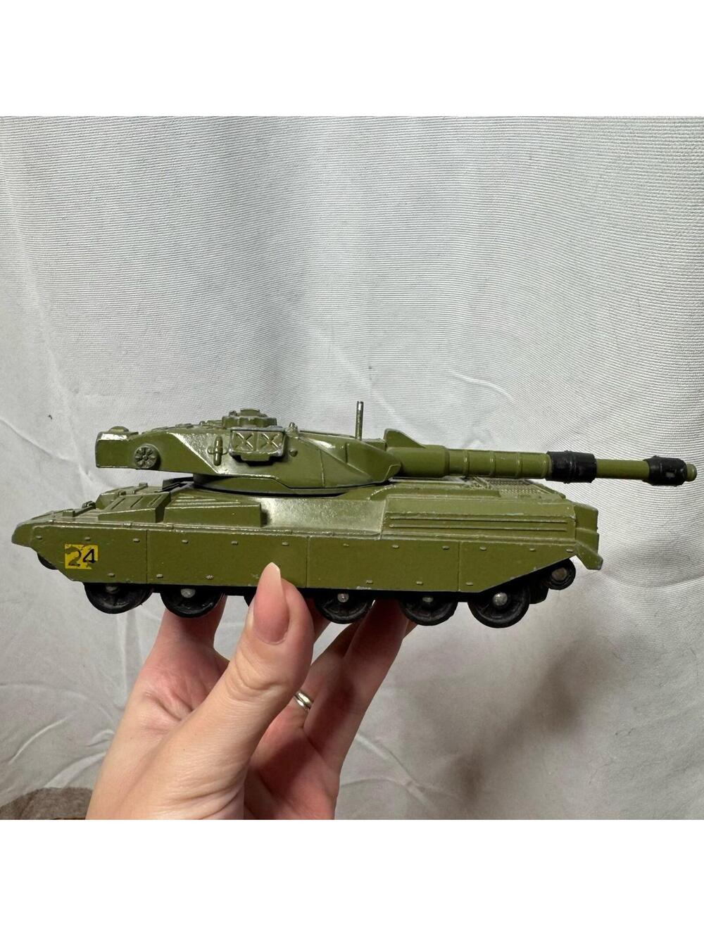 DINKY TOYS Meccano Ltd 1975 #683 CHIEFTAIN Tank 155mm MOBILE GUN C9